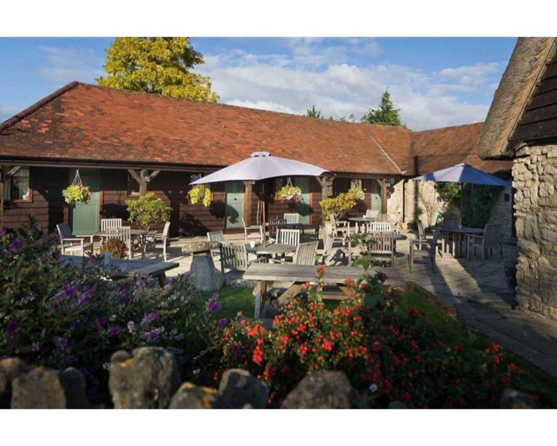 The Talkhouse Bed and Breakfast Stanton Saint John Buitenkant foto